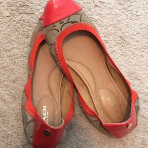 Women’s coach Flats